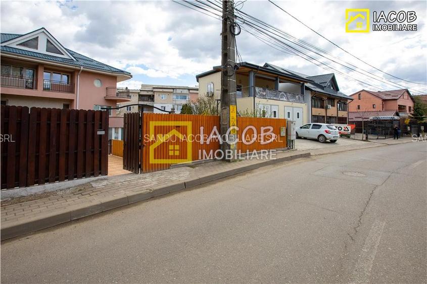 1/2 Duplex  S+D+P+2E, 455 mp in zona centrala a mun. Bacau - 3