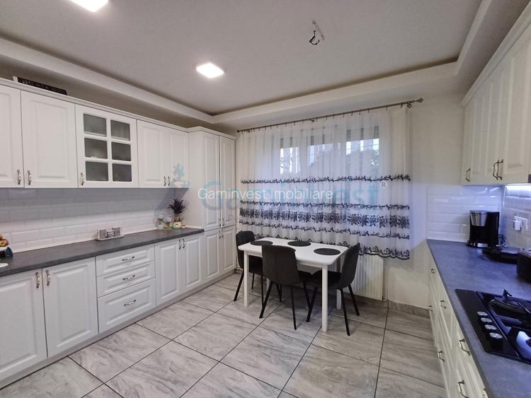 Casa cu 2 corpuri separate de vanzare in Iosia, Oradea V3288  - 8