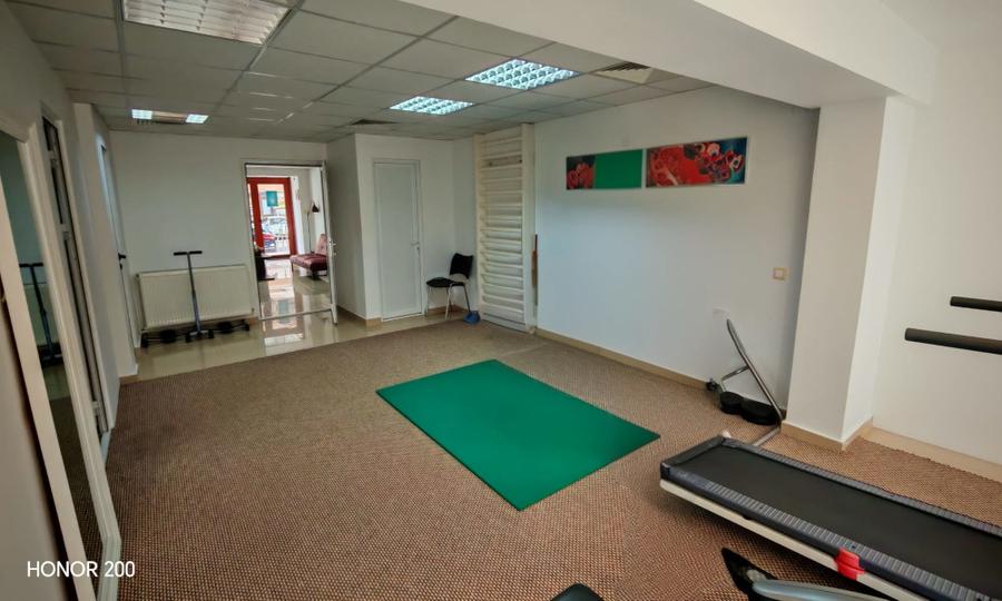Spatiu comercial amenajat cabinet