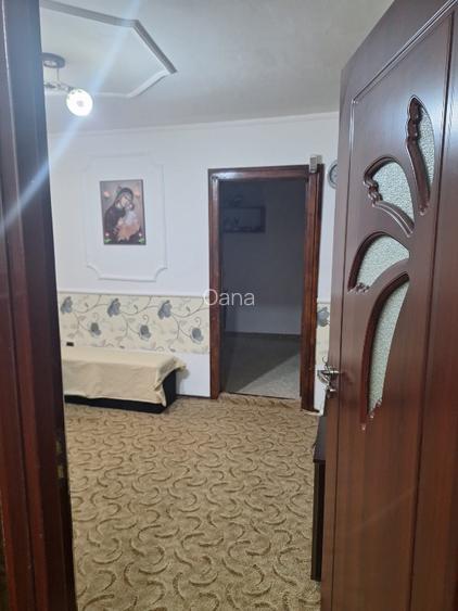 Vând apartament Valea Roșie  - 5