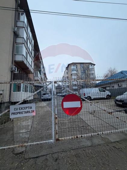 Apartament cu 3 camere de vânzare în zona Craiovita Noua - 16