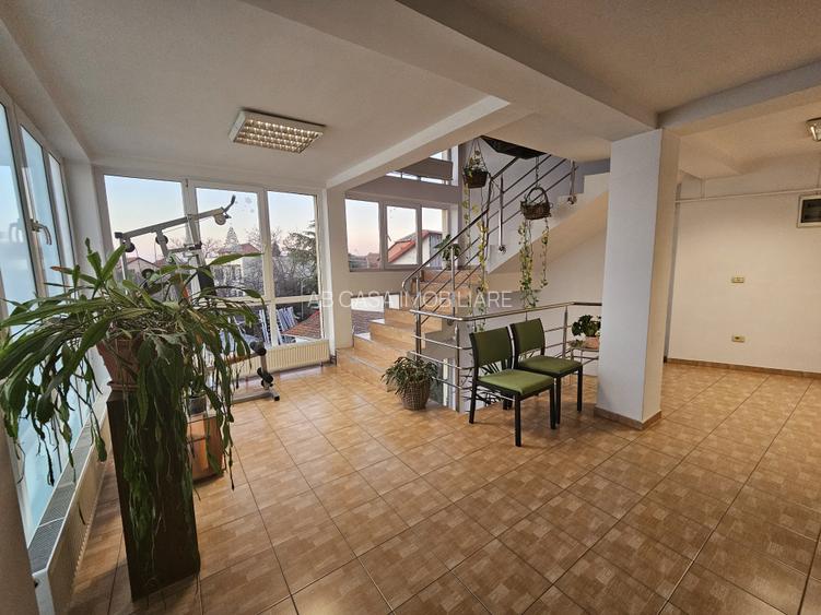 Imobil P+2E+M, cu spațiu comercial, zona Spitalul Județean, comision 0% - 12