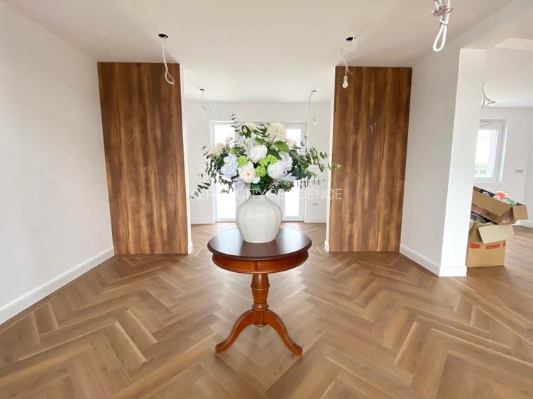 "The Mansion" by Alpha City Residence - 12