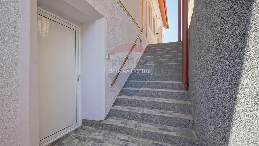 Casă falnică, curte individuală, langă Piața Unirii, în inima Scheilor - 29