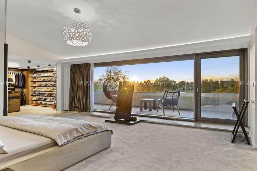 Luxury Lakeside Living: Turnkey villa with Outdoor Pool and Stunning View  - 5