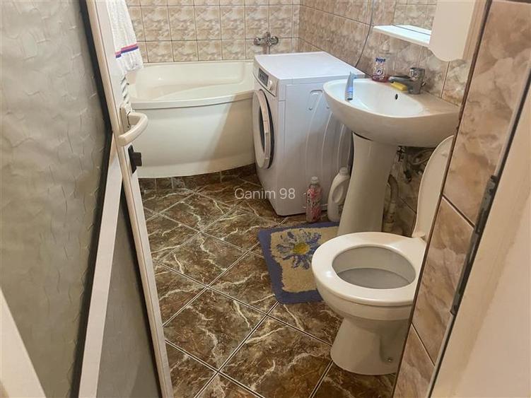 Apartament 3 camere , zona centrala -Inspectoratul Scolar ,decomandat , 68 mp ut - 15