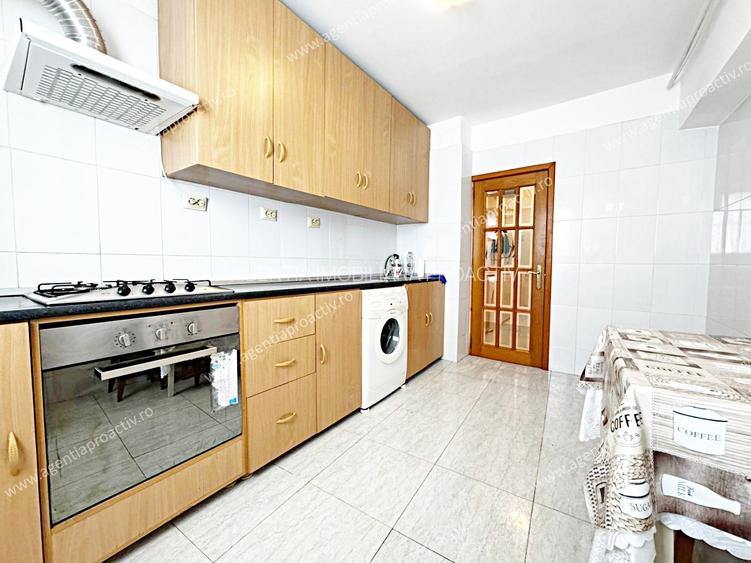 	Apartament cu 2 camere decomandat, in cartierul Micro 21, la etajul 6. - 4