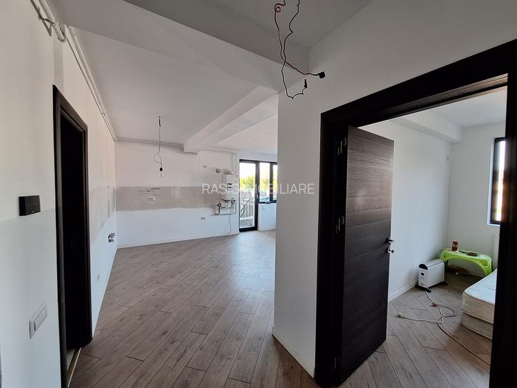 Ultimul apartament la  parter , 2 camere, curte privata ,negociabil - 9