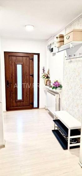 Vila deosebita aproape de Gara de Nord,construita in 1997,renovata 2020,8 camere - 12