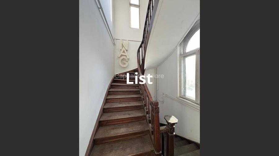 Cladire interbelica - Piata Victoriei - 4