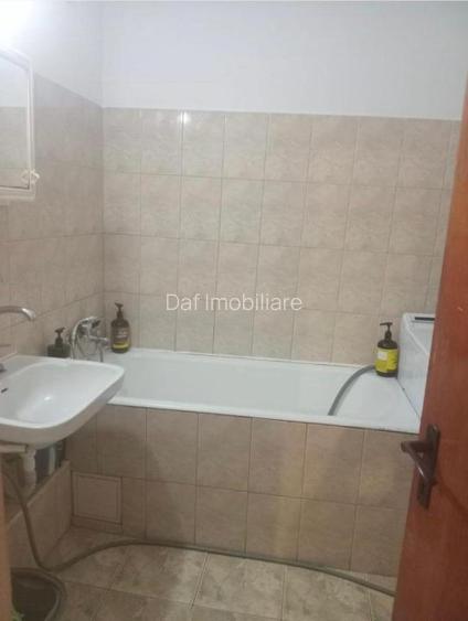79990 euro -2camere -53mp- Sebastian - bloc 1983 - 7