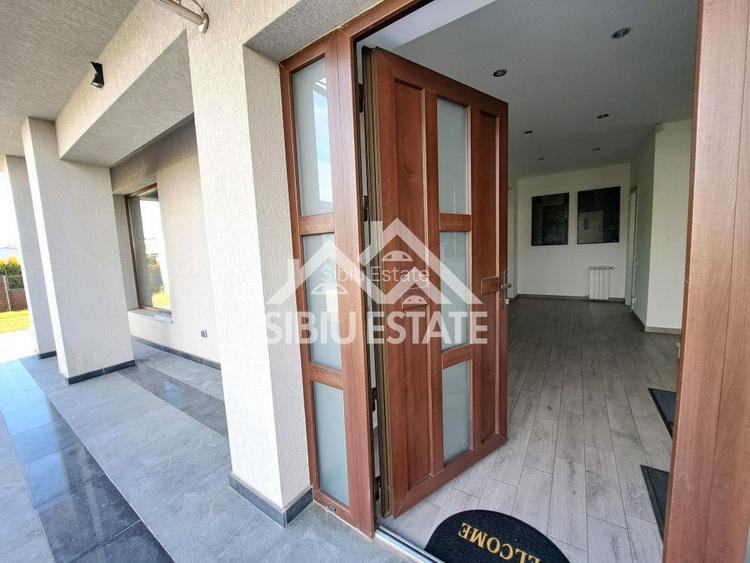 Casa Sibiu, terase panoramice, garaje, teren mare, Sura Mica - 18