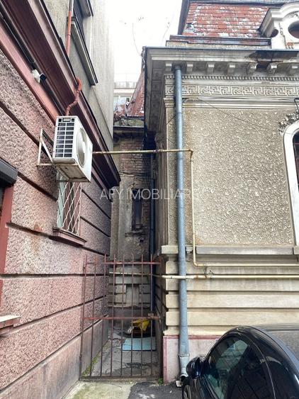 De Vanzare Vila Interbelica, 8-10 Camere, Romana - Zodiac - 33