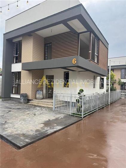 Casa individuala - 300 mp  - 5 camere - 3 bai - 33