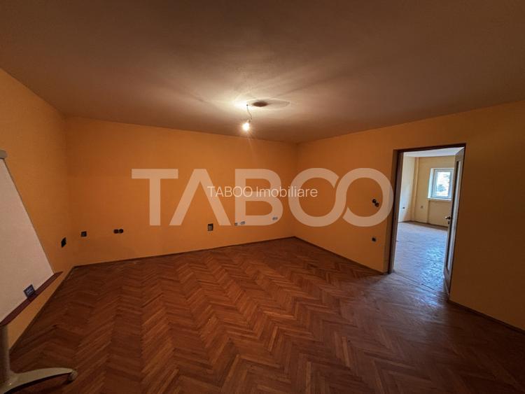 Apartament cu 4 camere de vanzare  110 mp  zona Orasul de Jos - 2