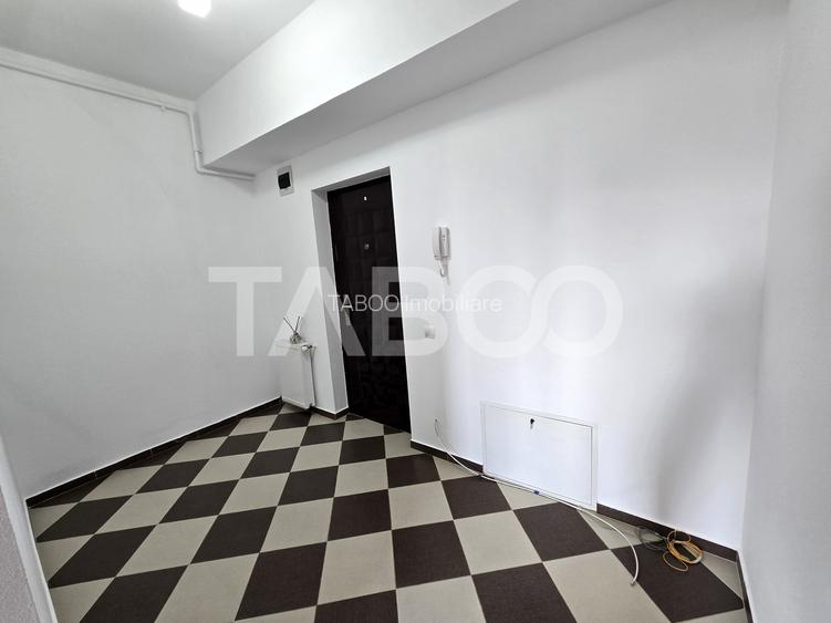 Apartament 2 camere etaj 2 balcon lift Doamna Stanca Sibiu Comision 0 - 19