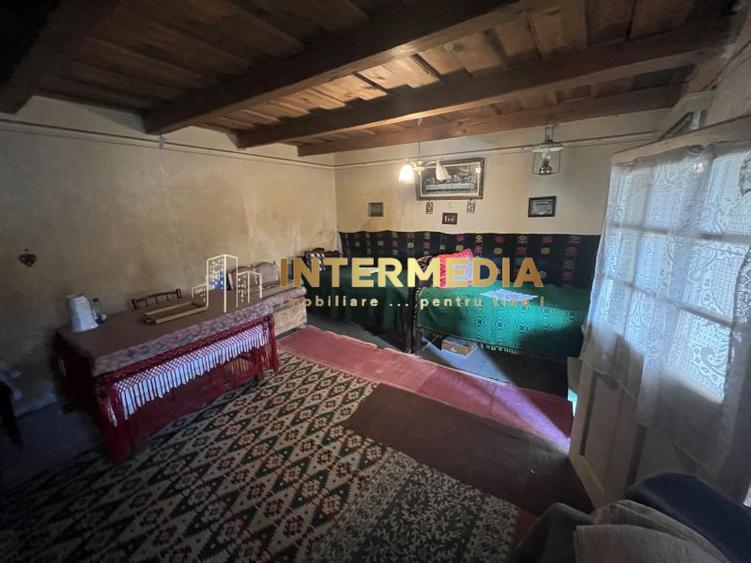 OKAZIE! Casa in Cricau 3 Camere 1300 mp. Curte Teren Fantana Utilitati Asfalt