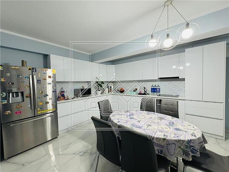 Ap cu 3 camere mobilat si utilat, 80 mp utili - Turnisor