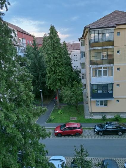 Apartament decomandat cu 2 camere | pivniță | Piața Rahova | Mobilat și utilat |