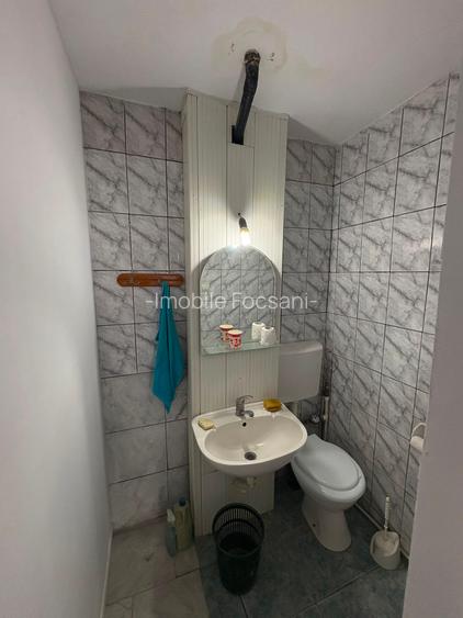 Spatiu comercial de inchiriat - 100 mp - Sud - 9
