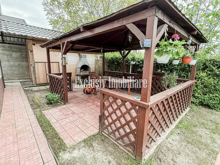 Casa cu Etaj si Curte Mare- 4 camere si 2 bai 130 mp - Parcare 2 Masini - Foisor - 26