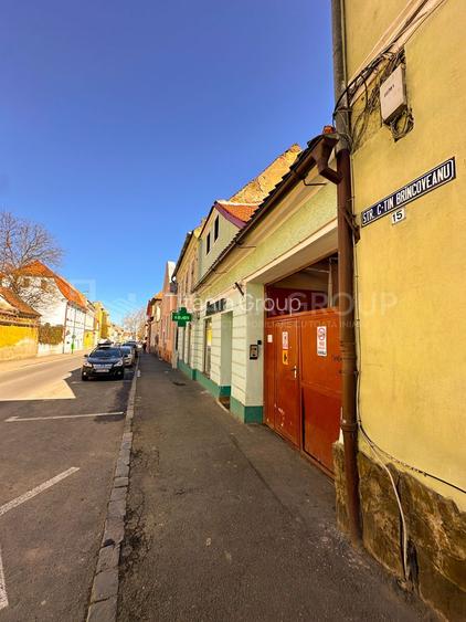 Studio de închiriat în Cartierul Șchei cu vedere spre Tâmpa - 11