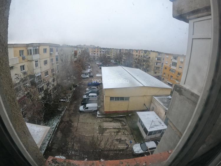 Oportunitate de Investitie: Apartament cu Doua Camere decomandat - 2