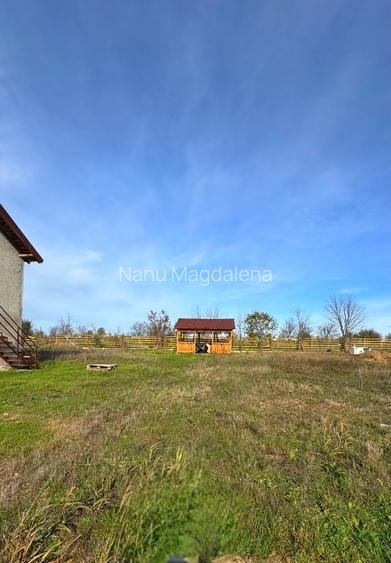 Teren intravilan cu puz Valu lui Traian pe partea dreaptă  - 2