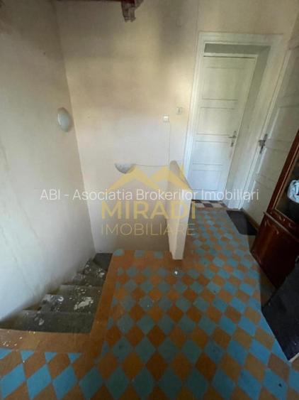 Vanzare apartament in vila 6 CAMERE compus din D P M din D P 1 M - 19