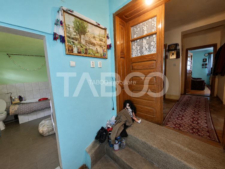 Casa individuala de vanzare Str Cimitirului nr 16 Selimbar- 250 teren - 5