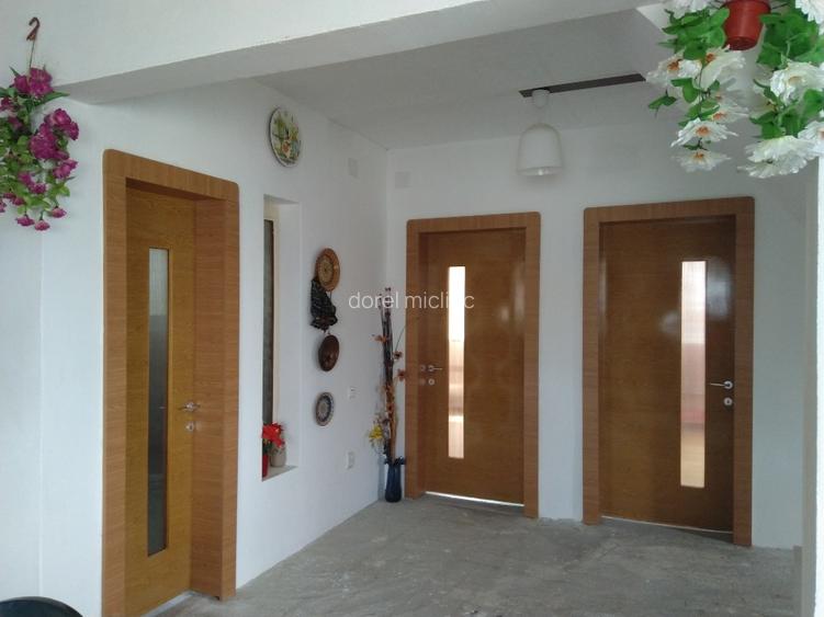 Vand sau schimb casa la tara cu apartament 2...3 camere in Bucuresti. - 2