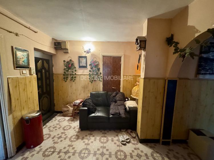 Apartament 3 camere ultracentral etaj 1 Simeria  - 6