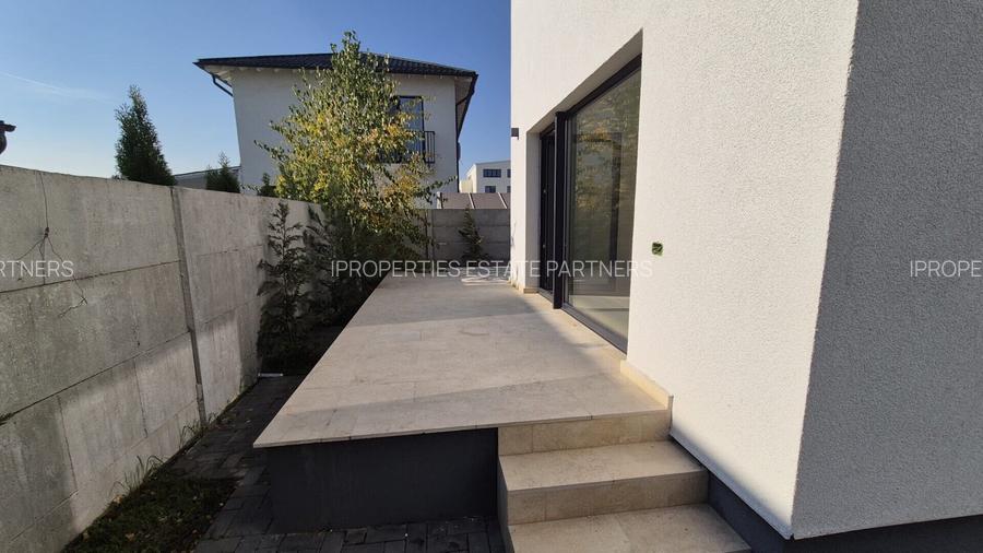 Vila de vanzare in Tunari - 9