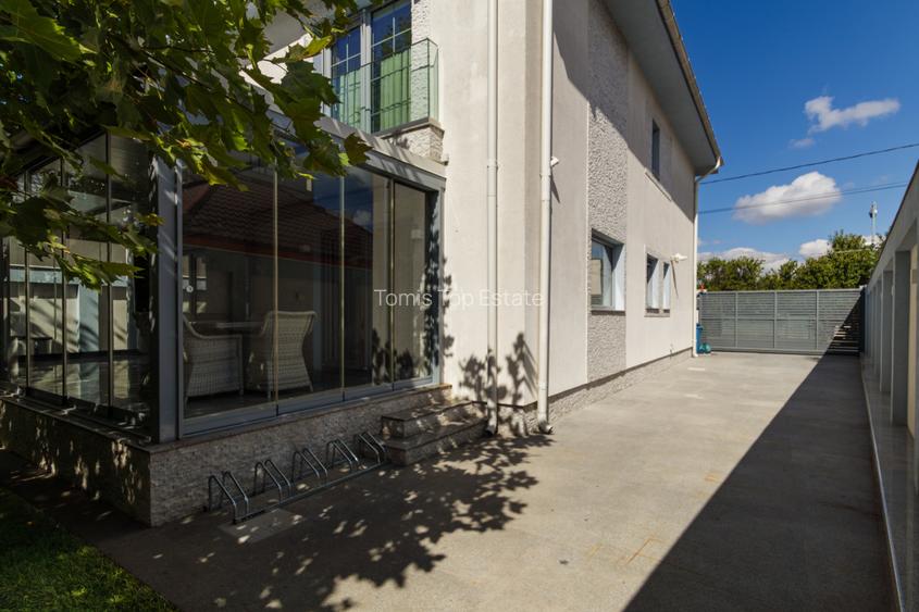 Casa eleganta 4 camere in zona Hanul Piratilor – 236 mp, teren 350 mp, mobilata - 35