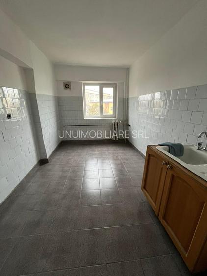 Apartament 3 camere zona Spital Județean – 76 mp - etaj 2/4 - 2