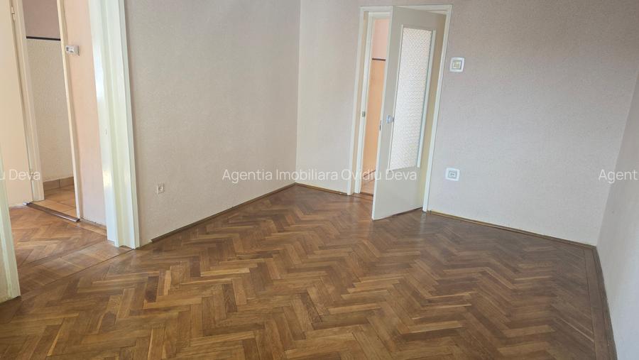 Vand apartament cu 3 camere in Deva, etaj 3, zona Gojdu (scoala Andrei Saguna), - 2