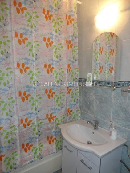 De inchiriat ( vanzare)2 camere  zona INDEPENDENTEI  Hristo Botev mobilat - 15