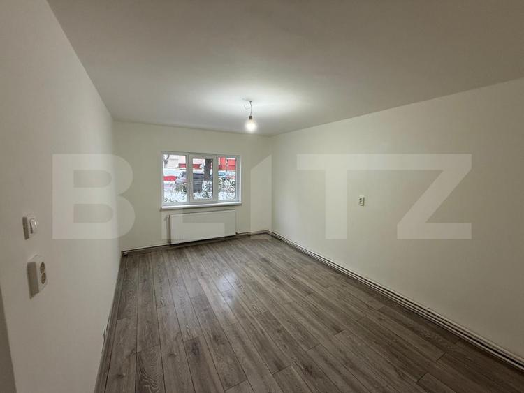 Apartament 4 camere de închiriat –ideal locuință sau activități comerciale