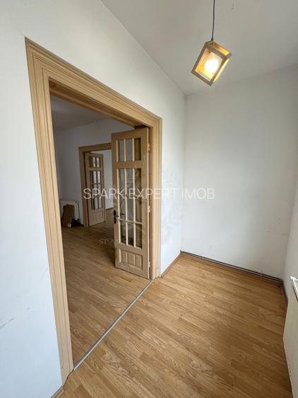 Casa de vanzare, D+P+M in Urlati, zona centrala - 10