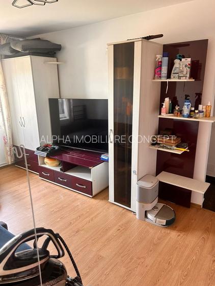 Apartament 3 Camere Semidecomandat - INEL II - 12