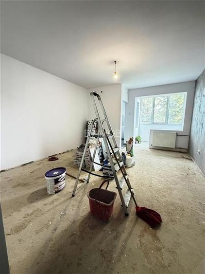 Vanzare garsoniera, zonaTractorul, etajul 1, renovata 2026 - 10