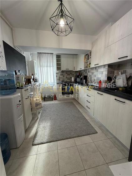 Apartament spatios cu 3 camere si 2 bai Splaiul UNIRII - 7