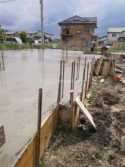 Teren intravilan cu proiect , autorizatie de constructie si fundatie in zona spi - 4