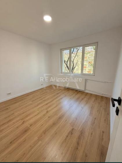 Ap 3 camere - decomandat- renovat integral- vizavi de Grand Arena - 2