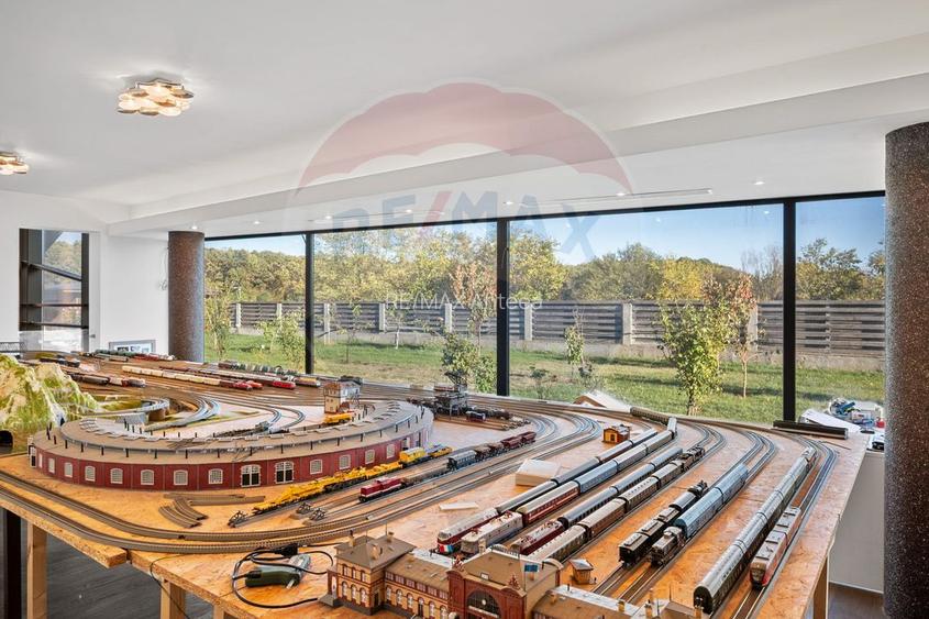 Vilă Futuristă: Eleganță & Inovație la limita pădurii, piscină, 4500mp - 32