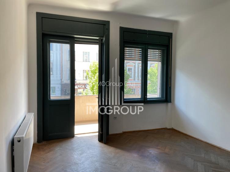 Vânzare apartament 4 camere zona Ultracentrală - 2