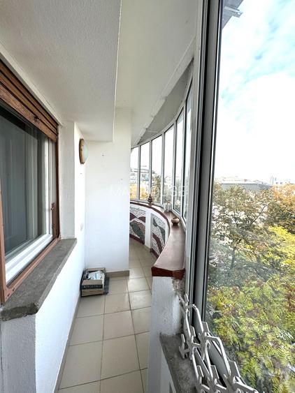 4 CAMERE 1991 5/7 UNIRII CASA POPORULUI MONOLIT CU VEDERE LA FANTANI MOBILAT - 13