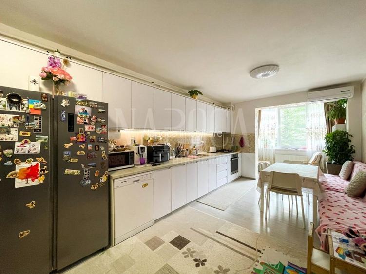 Apartament 3 camere de vanzare in Floresti - 2