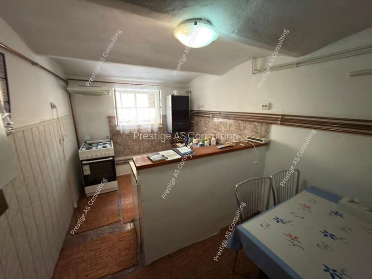 Casa individuala 2 apartamente | 310 mp utili |  clinica / birouri Elisabetin - 16