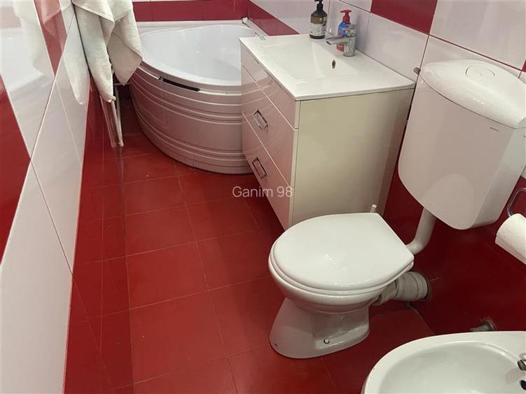 Apartament 3 camere , zona centrala Inspectoratul Scolar,  et 4 4, decomandat , - 11